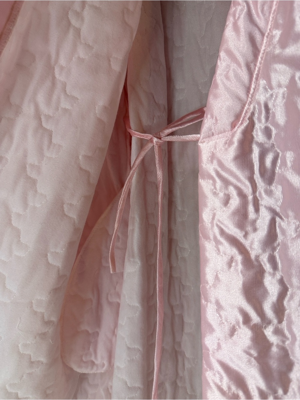 Vintage Cozy Quit Pink Robe - Picture 5 of 9